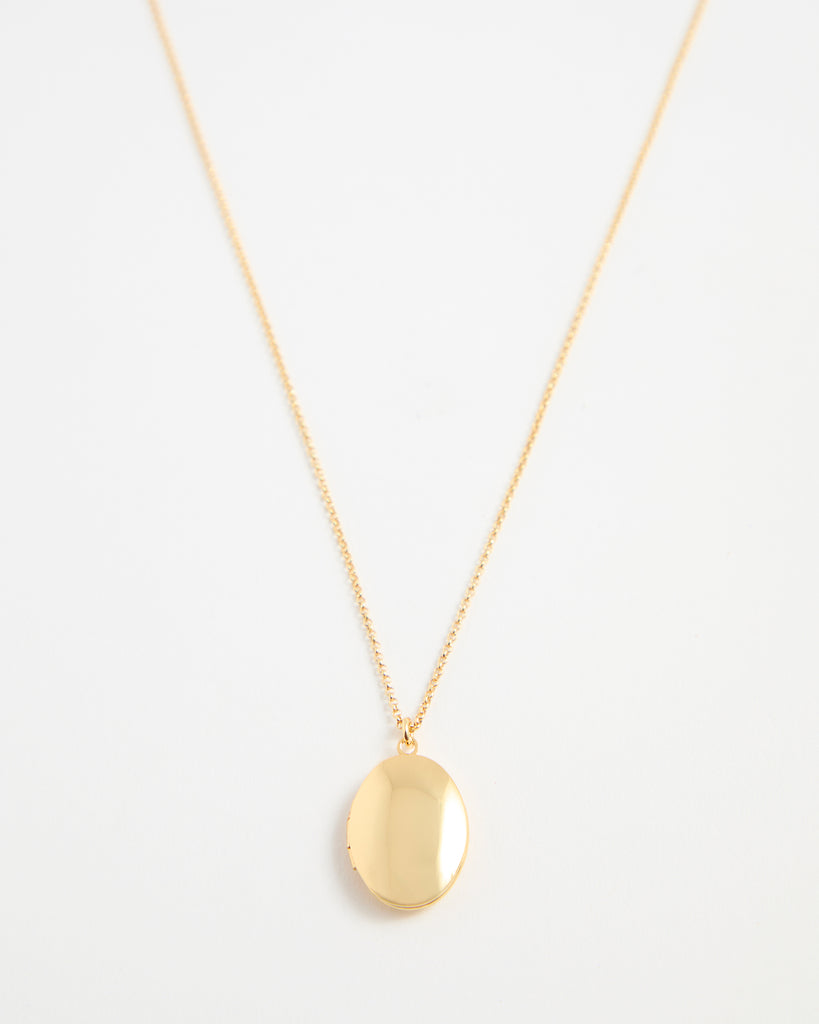 Gold chain necklace with locket